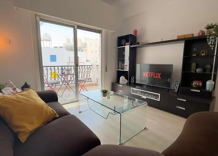 Hills 2bdr Seaside Makenzy Appartamento Larnaca