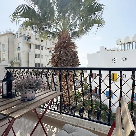 Hills 2bdr Seaside Makenzy لارنكا